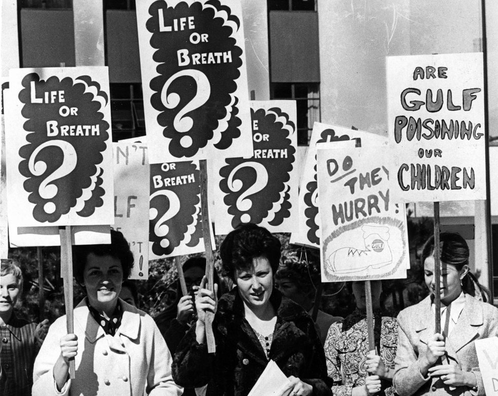 Women protest in 1970 outside Gulf Oil's offices against noise and air pollution at the company's refinery in Port Moody. Photo by Brian Kent/Vancouver Sun.