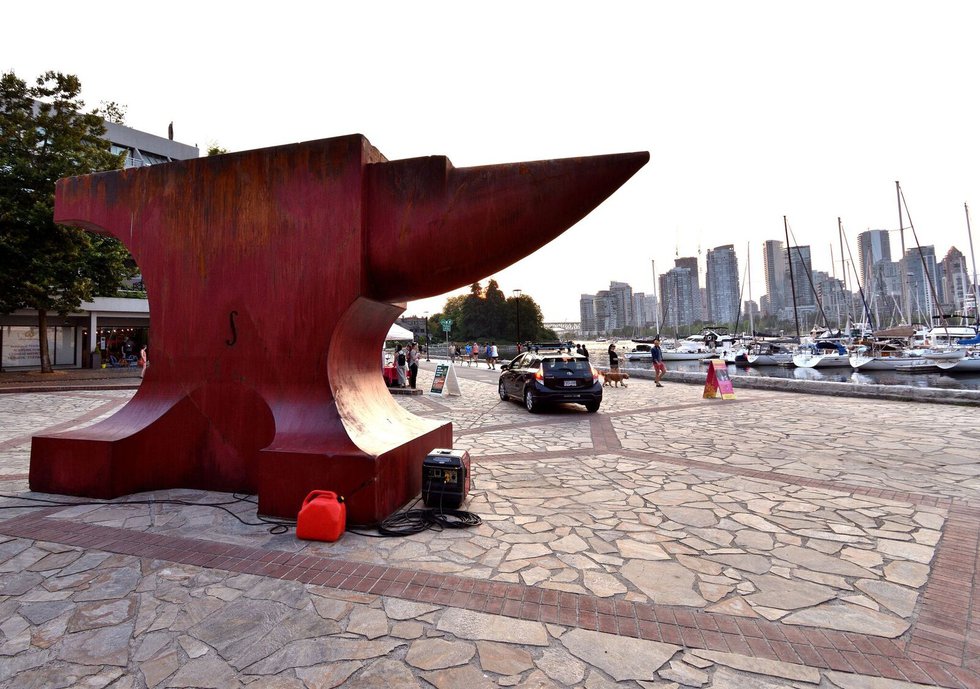 Maskull Lasserre, “Acoustic Anvil: A Small Weight to Forge the Sea,” 2018