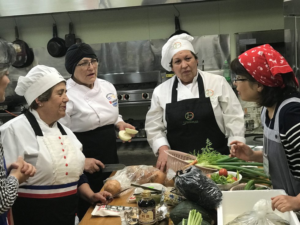 Women from Chile meet women in Minamisanriku, Miyagi Prefecture. “Tsunami Ladies,”2019. (photo by Women’s Eye)