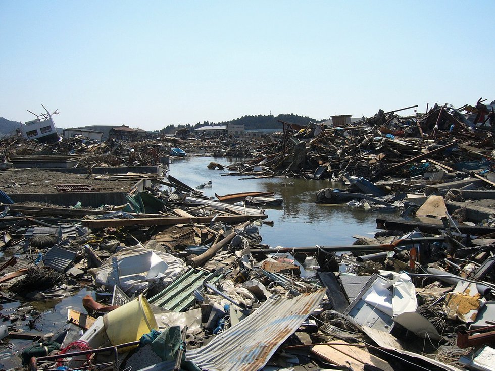 From the Documentary of the East Japan Earthquake and Tsunami and History of Tsunami Disaster exhibition at the Rias Ark Museum of Art. The situation at Nainowaki, Kesennuma City on April 5, 2011. (photo by Hiroyasu Yamauchi)