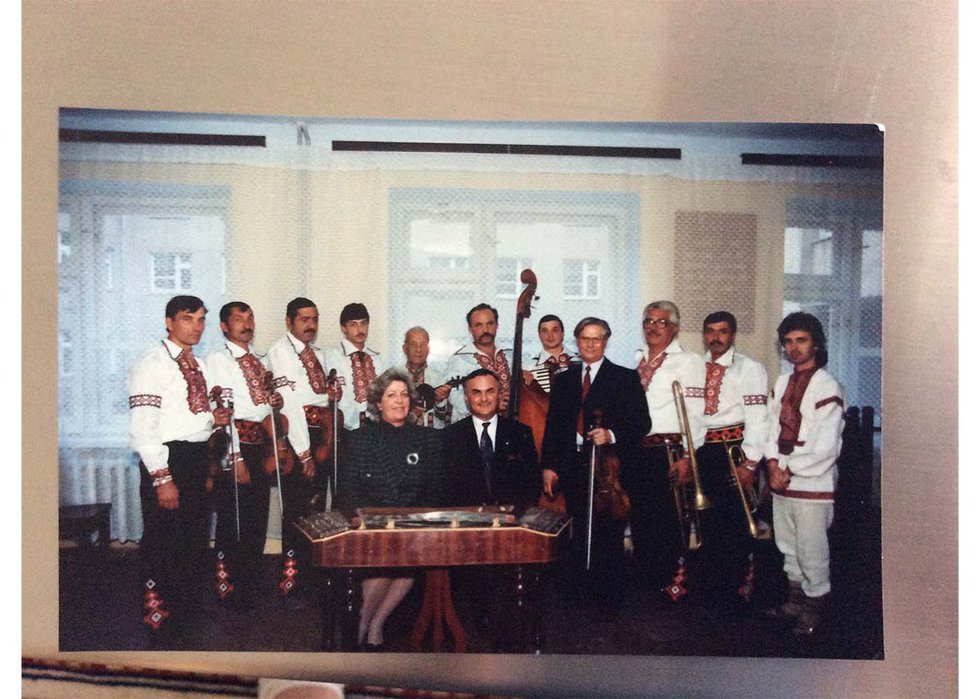 Gerda and Raymond Hnatyshyn's 1992 Ukraine state visit with musicians