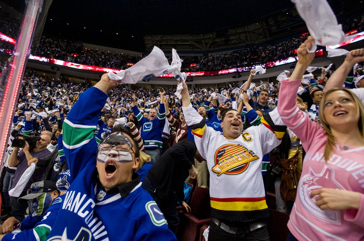 Topless 2011 Stanley Cup Playoffs Canucks Body Painted Fan…