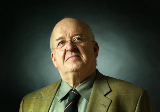 Then-National Post reporter Robert Fulford is shown posing for a portrait in a May 26, 2004, handout photo. THE CANADIAN PRESS/HO-National Post, Kevin Van Paassen, *MANDATORY CREDIT*